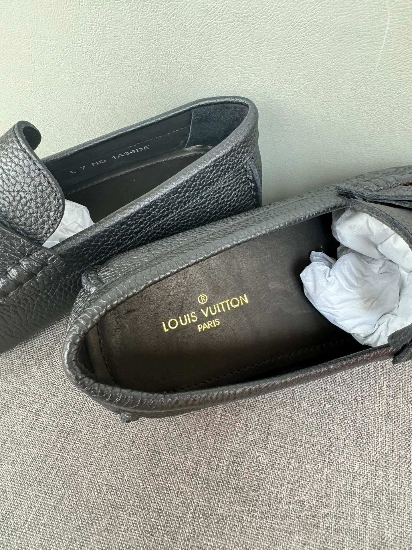 Batch 740💰[strong][strong][strong] Original order quality, new models at the counter, LV Louis Vuitton counter new models, handmade men's driving shoes, bean shoes, slip-on shoes, lazy shoes, exquisite hand-stitching, workmanship details comparable to the counters, Italian imported pebbled cowhide, water-dyed cowhide lining, sweat-absorbent and deodorant, black, 39-44 in large quantities in stock (38, 45 custom-made)